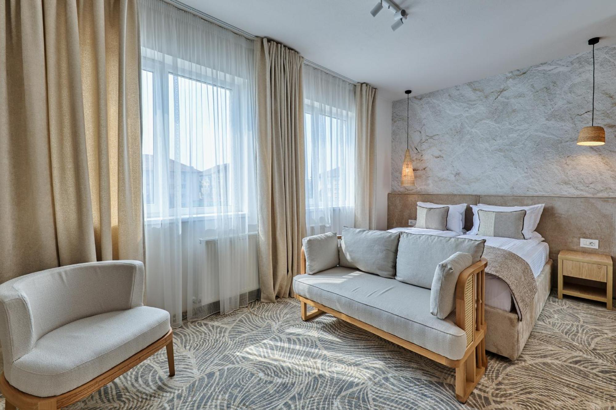 Hotel Serenity Temesvár Kültér fotó