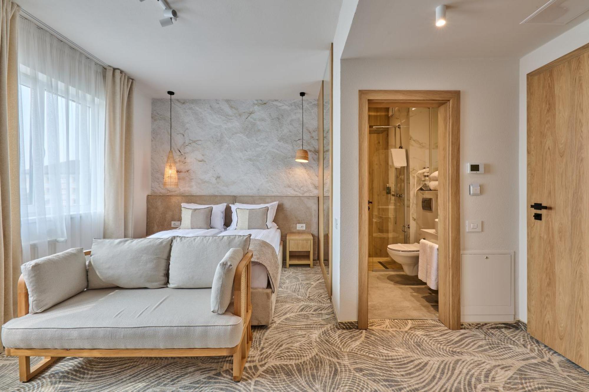 Hotel Serenity Temesvár Kültér fotó
