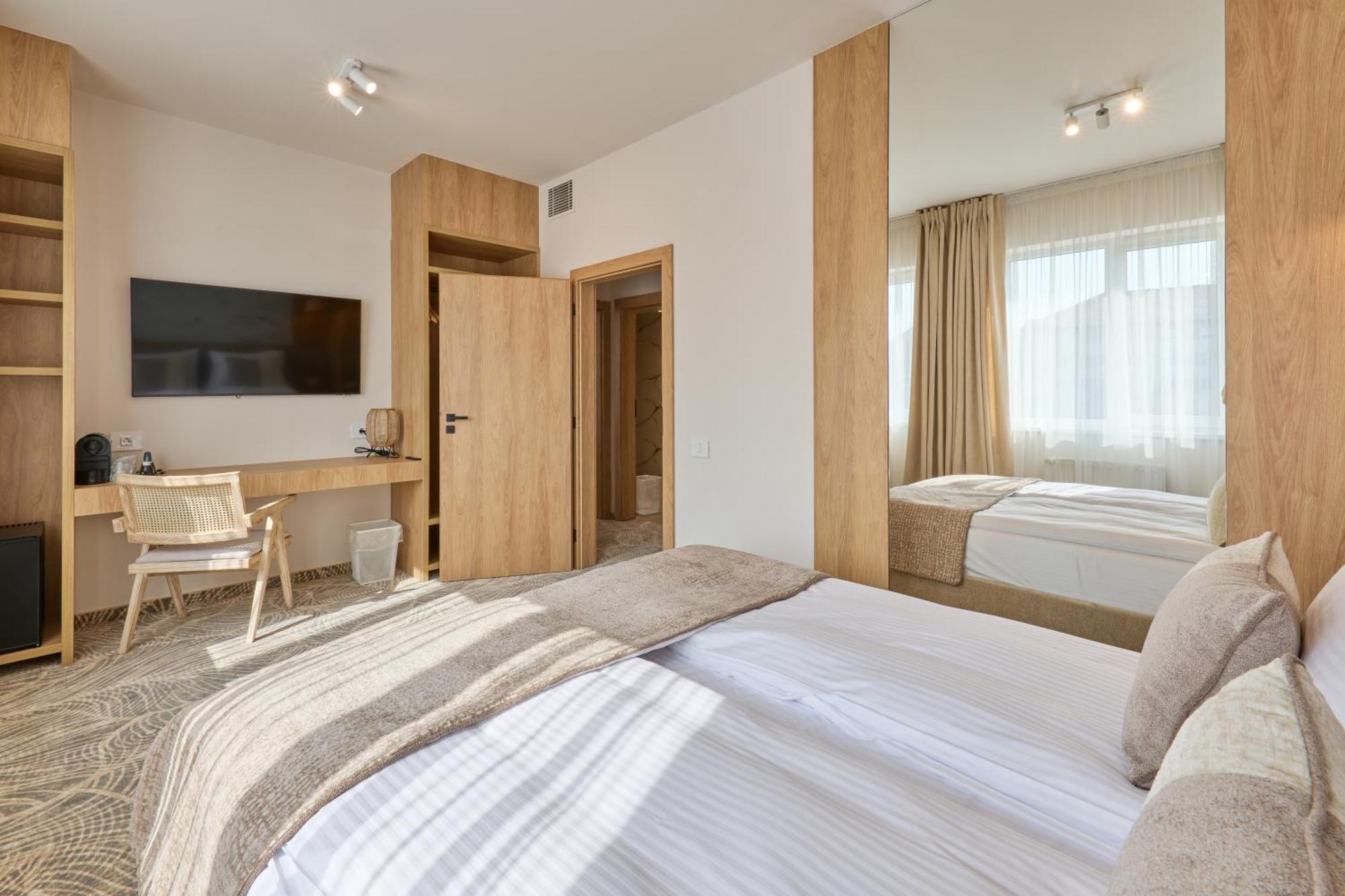 Hotel Serenity Temesvár Kültér fotó