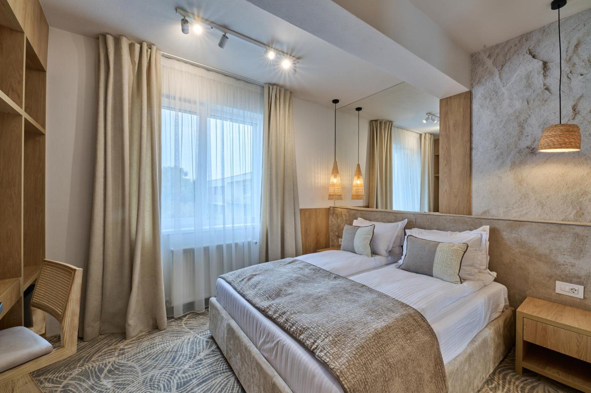 Hotel Serenity Temesvár Kültér fotó