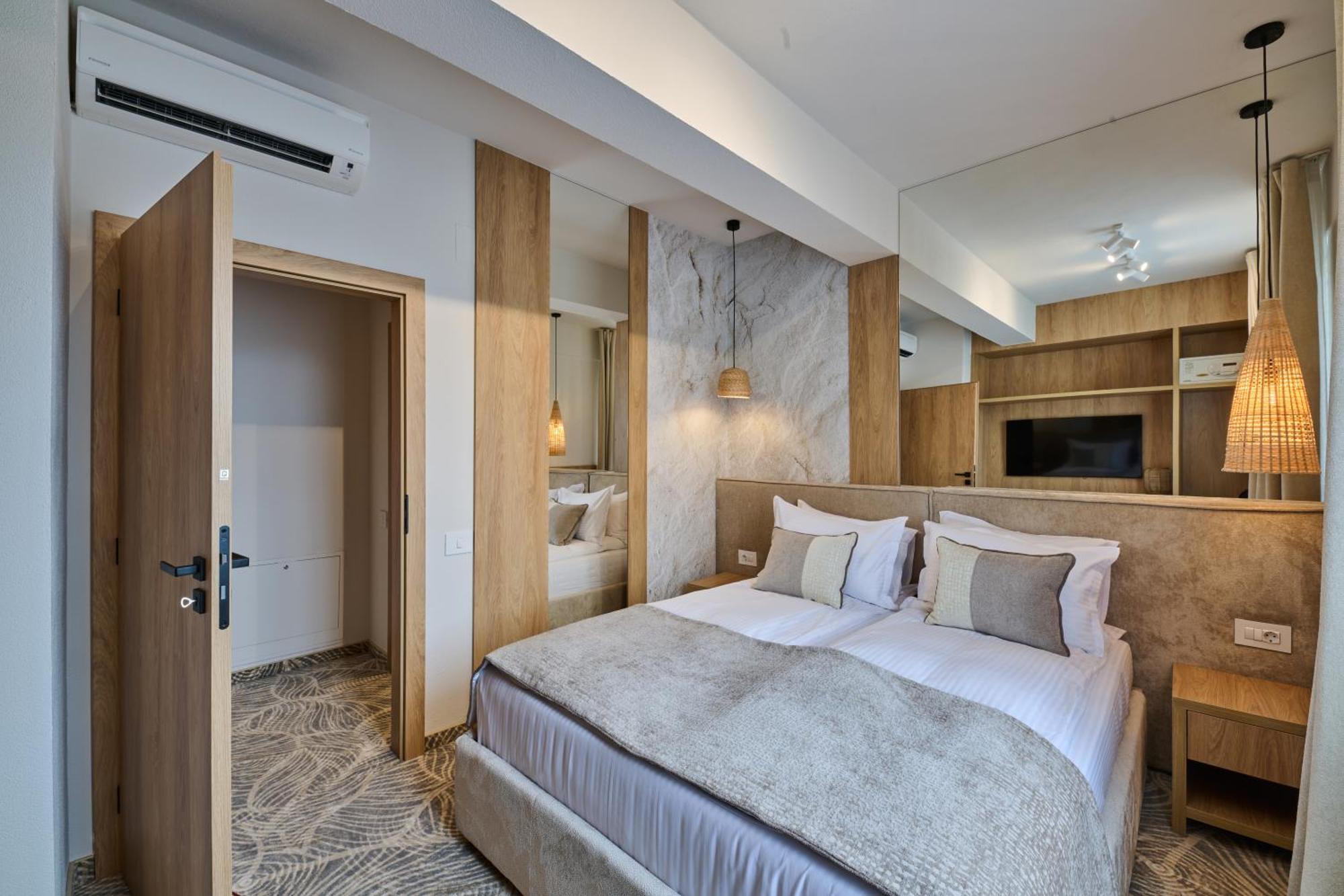 Hotel Serenity Temesvár Kültér fotó