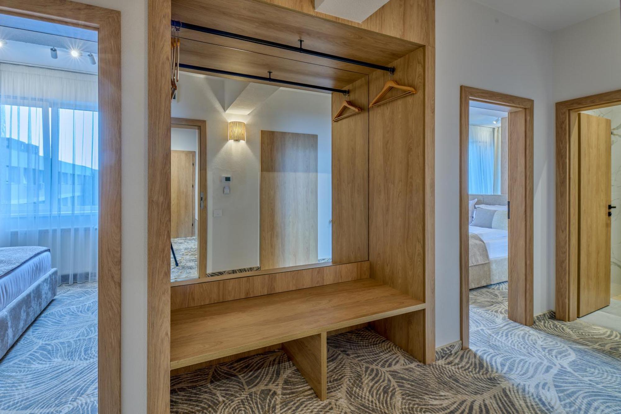 Hotel Serenity Temesvár Kültér fotó
