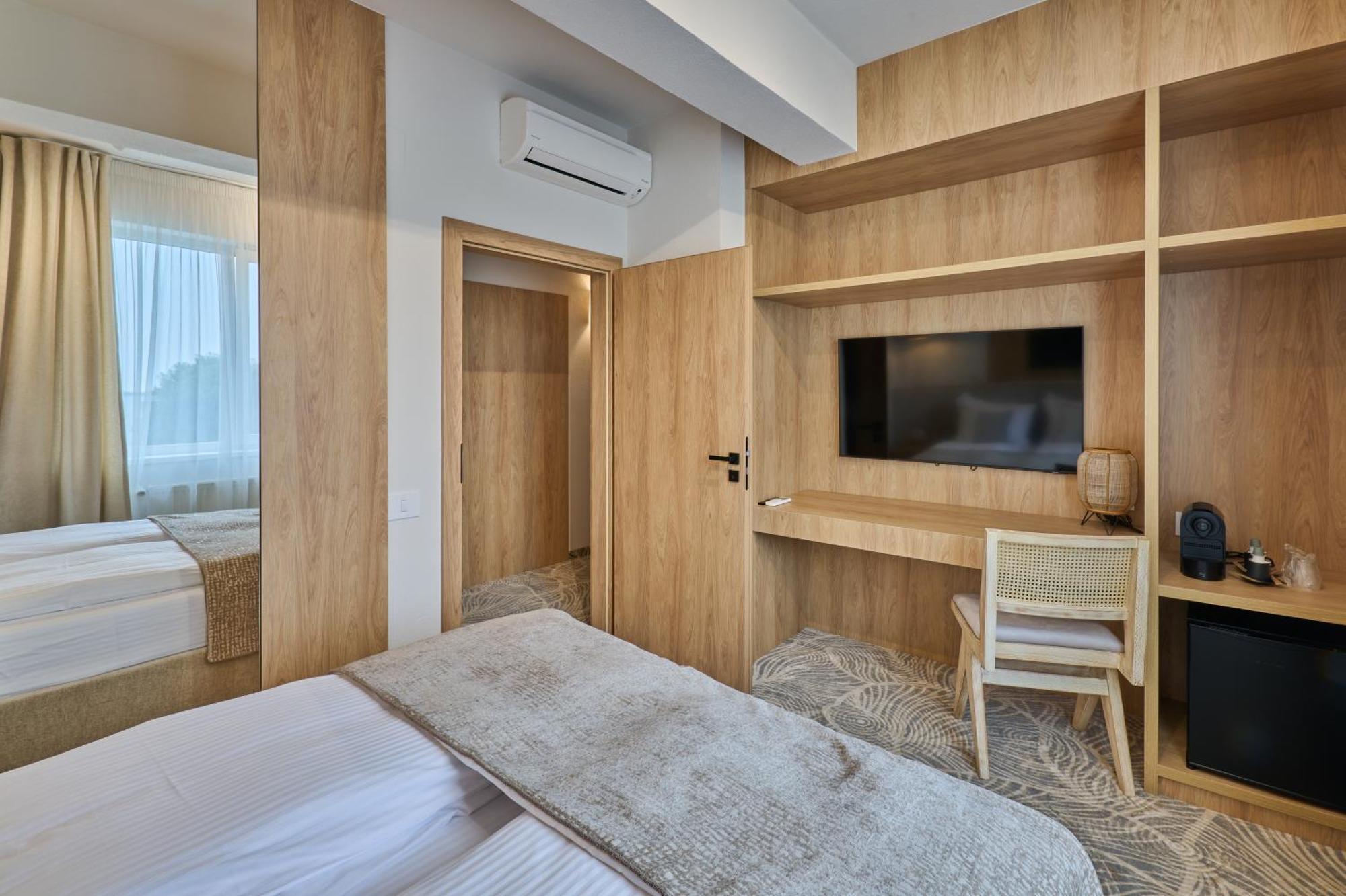 Hotel Serenity Temesvár Kültér fotó