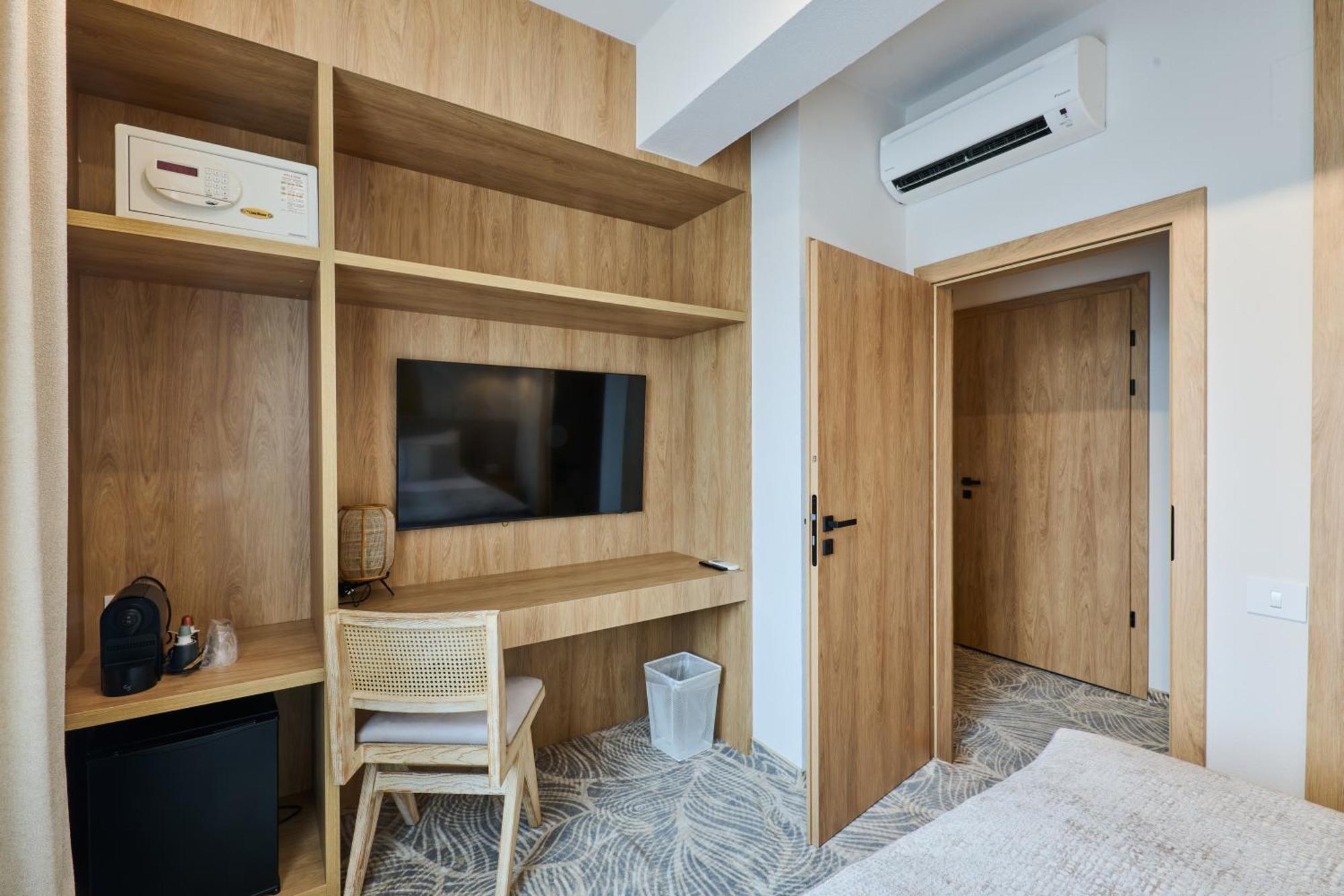 Hotel Serenity Temesvár Kültér fotó