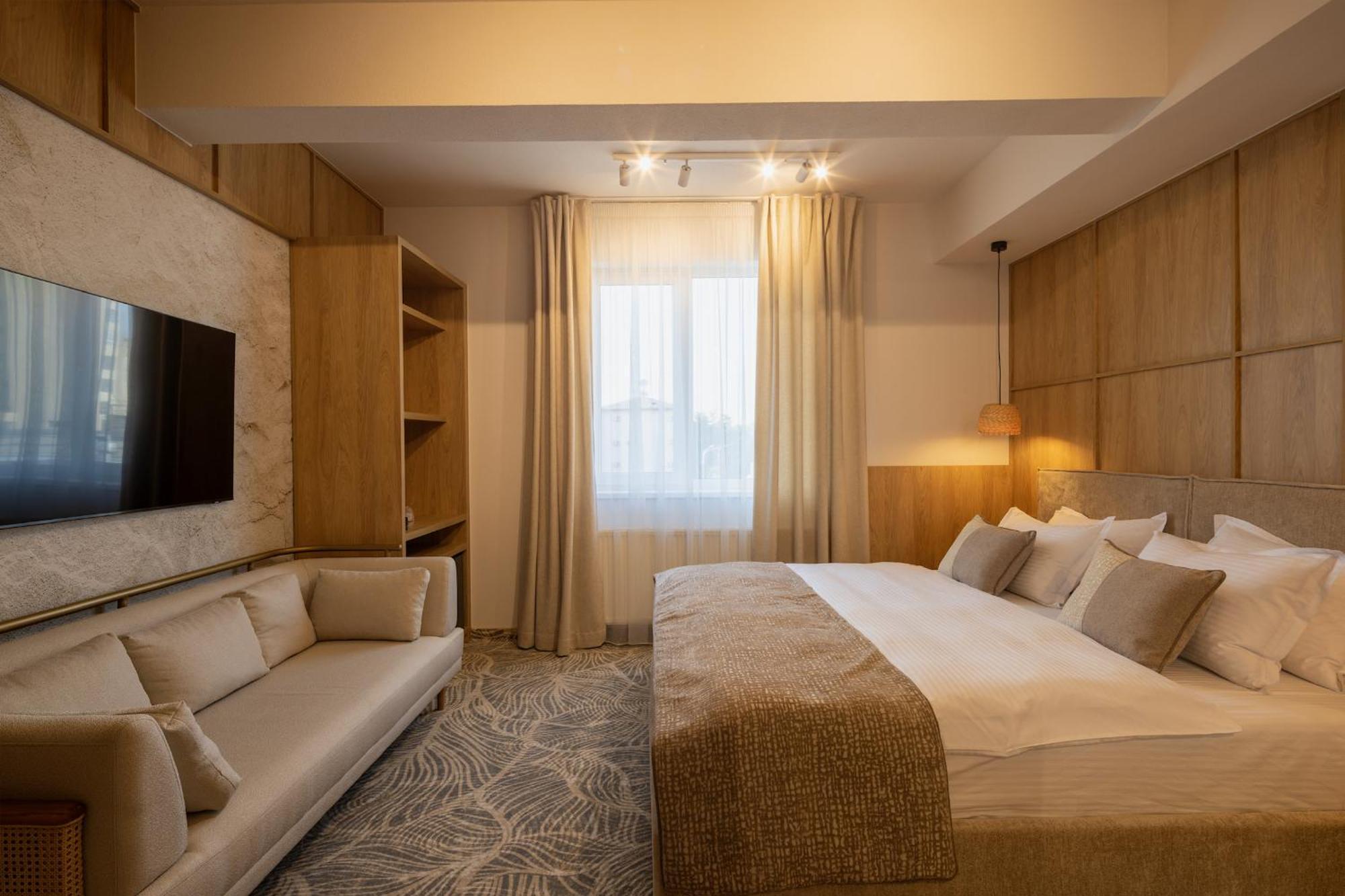 Hotel Serenity Temesvár Kültér fotó
