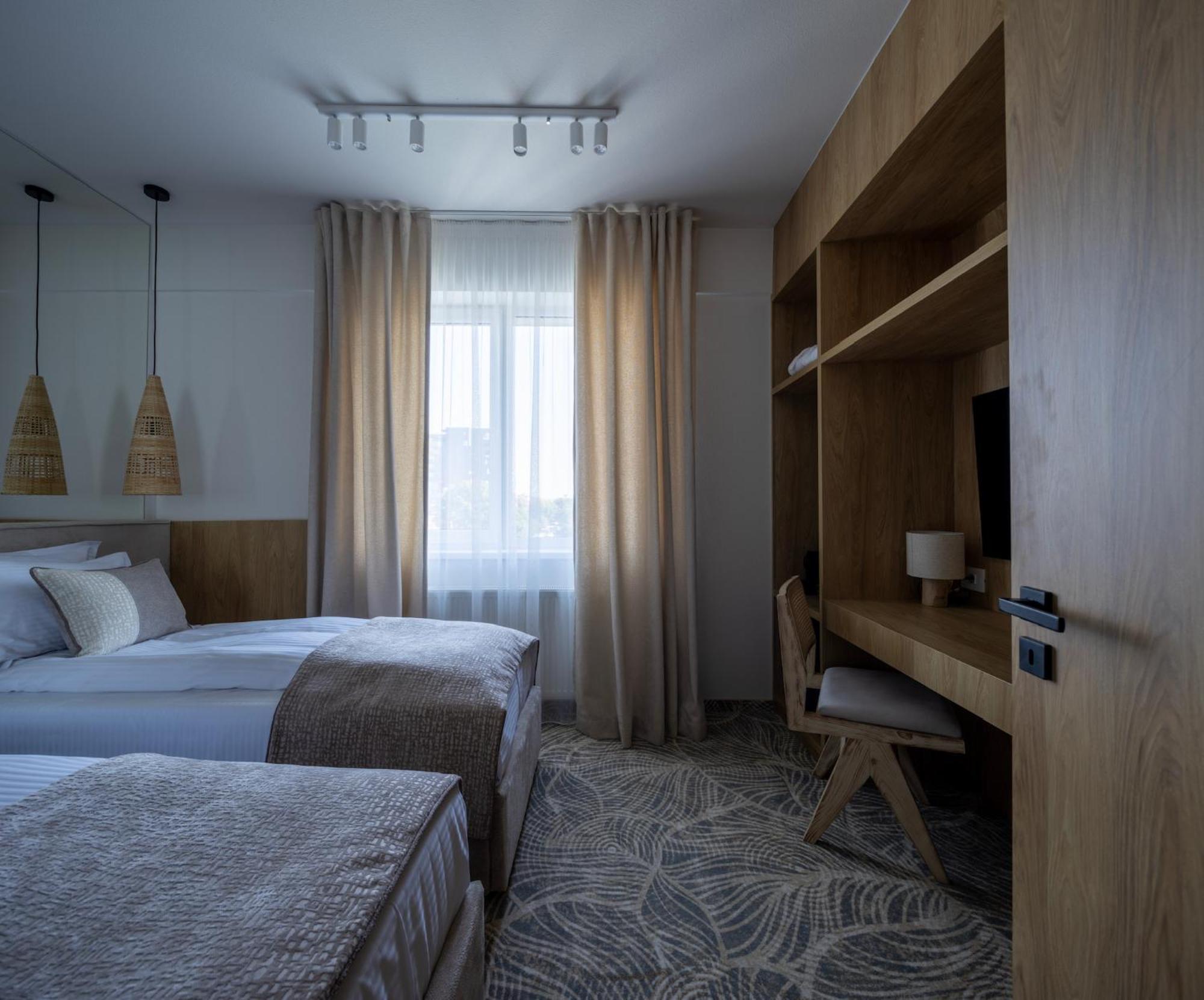 Hotel Serenity Temesvár Kültér fotó